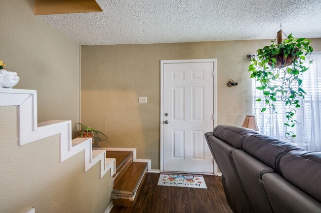 Foto del edificio - 3309 Fallmeadow St