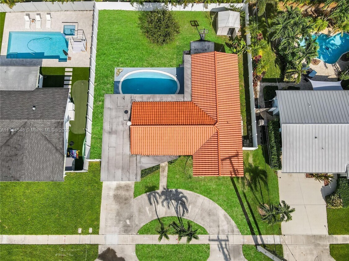 Foto principal - 28 SW 9th Ave