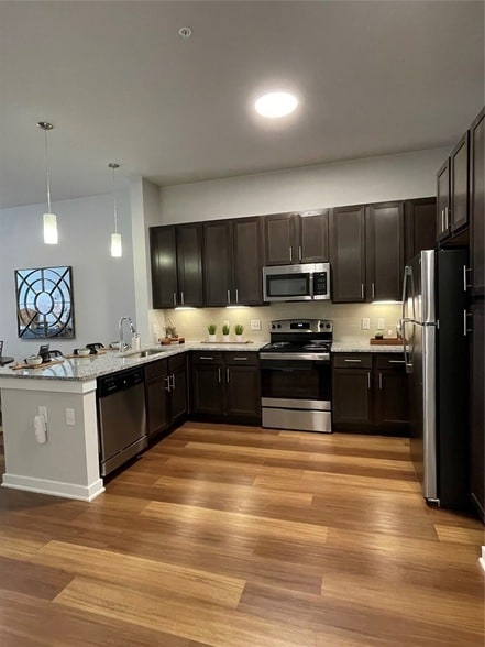 Building Photo - 12840 Jones Rd