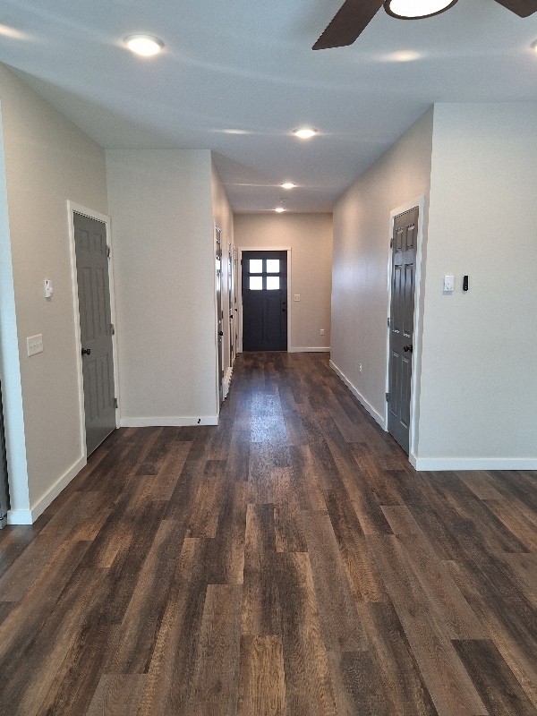 Foto del edificio - 705 S Oak St