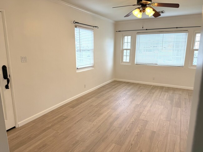 Building Photo - 327 Lima St