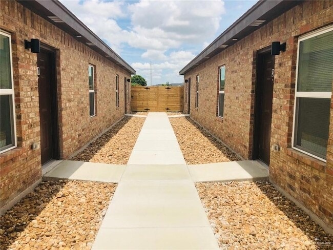 Foto del edificio - 3707 Valeria St