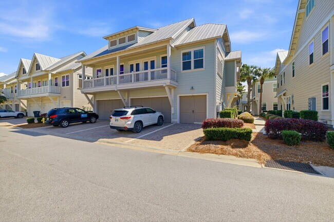 Building Photo - 26 E Pine Lands Lp