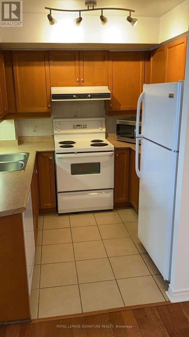 Building Photo - 2 Rean Dr