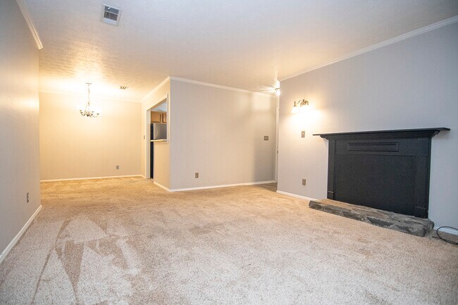 Foto del edificio - 606 Country Park Dr