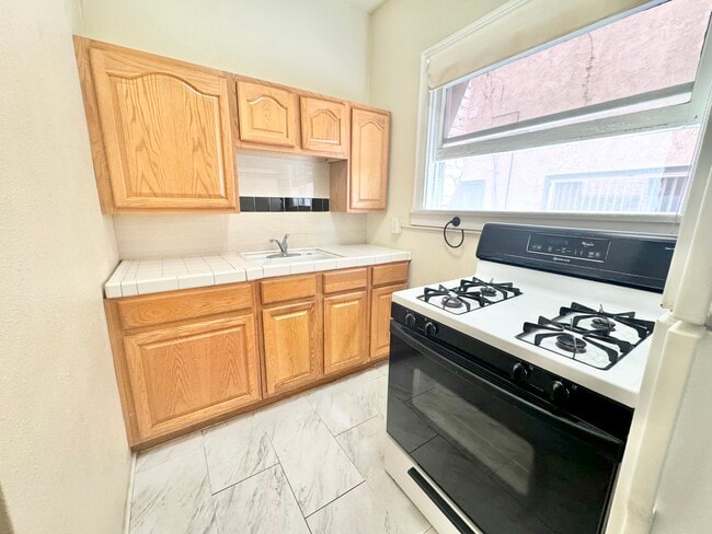 Foto del edificio - 532 S Coronado St