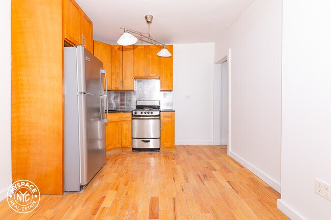 Building Photo - 160 Havemeyer St