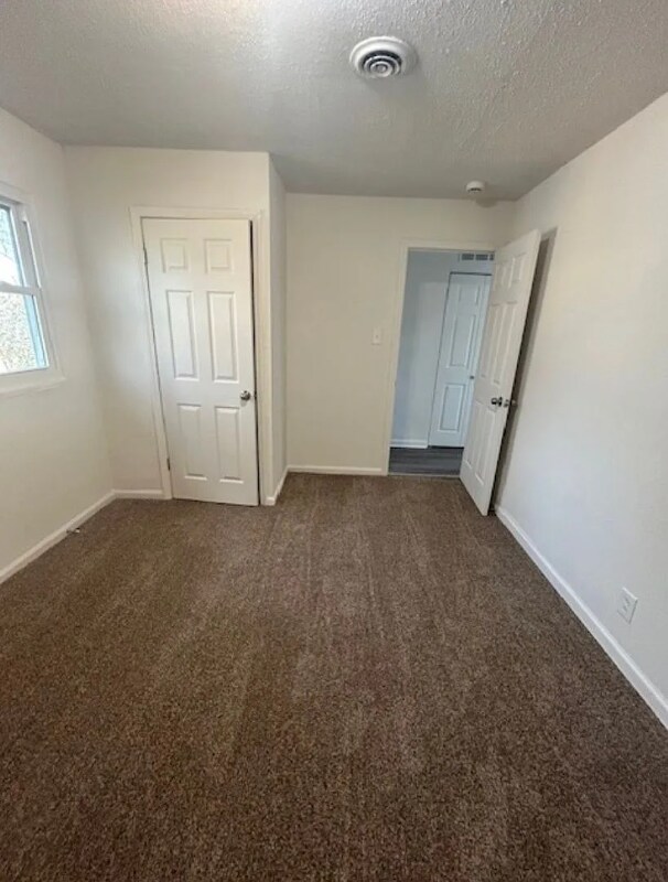 Foto del edificio - 23 St Gregory Dr