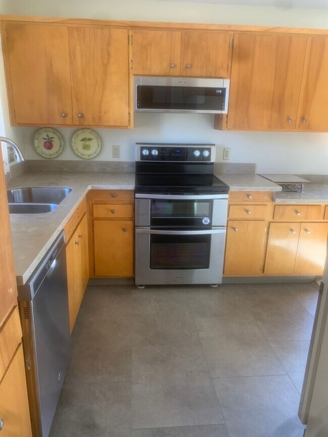 Foto del edificio - 4715 Claremont Avenue Stockton Ca 95207