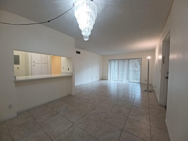 Foto del edificio - 205 Foxtail Dr