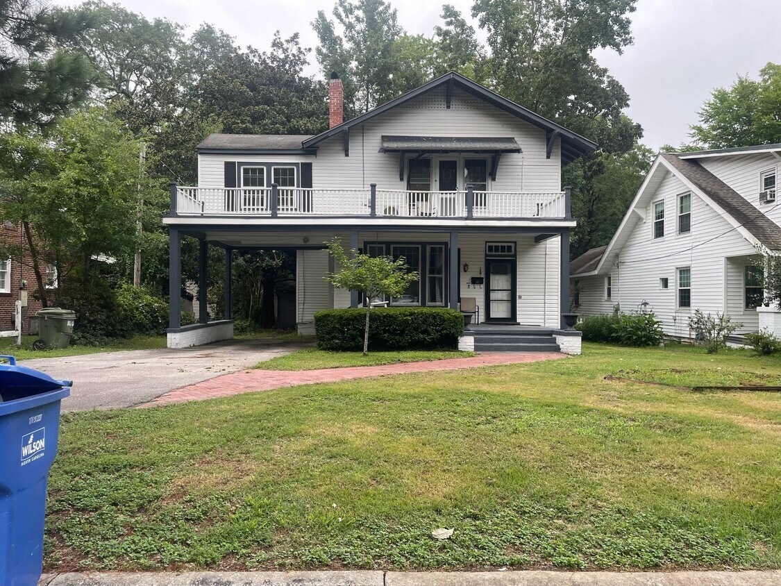 Primary Photo - 1406 Gold St N