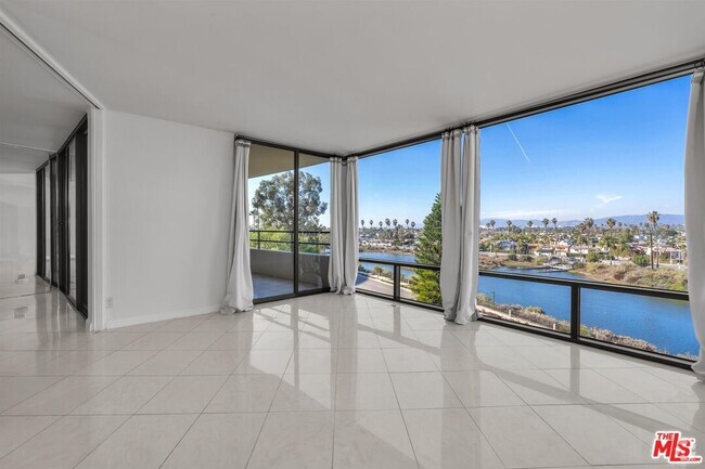 Building Photo - 4316 Marina City Dr