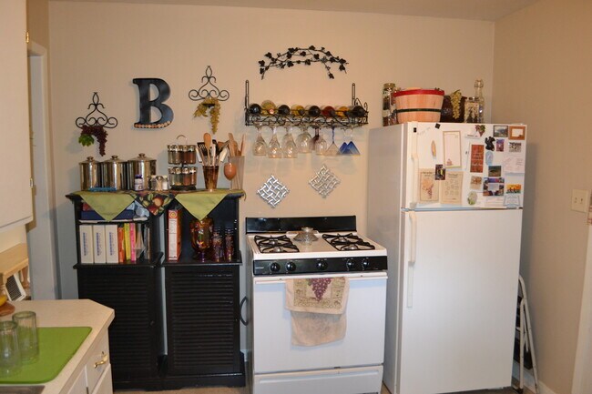 Foto del edificio - 2 bedroom, 1 bath with Garage in Clay Cent...