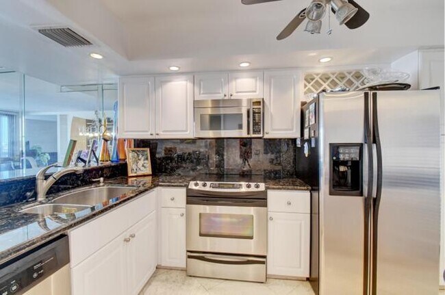 Foto del edificio - 2687 N Ocean Blvd