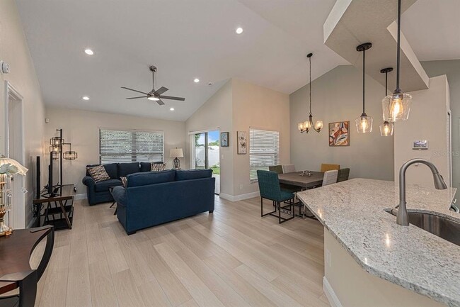 Building Photo - 5479 Friarsway Dr