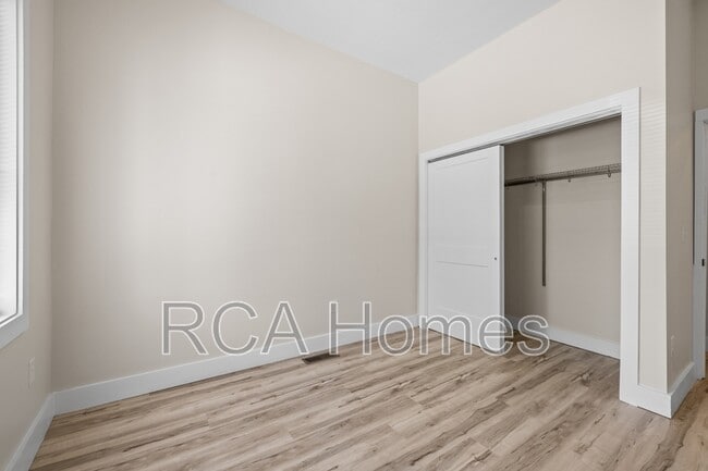 Building Photo - 1436 S New Jersey St
