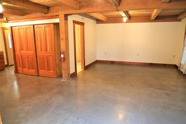 Foto del edificio - Extraordinary 2bed/2bath Loft in Historic Barn next door to Oregon State