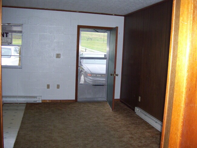 Foto del edificio - 4561 Nails Creek Rd