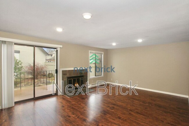 Foto del edificio - 1822 Maple Ln