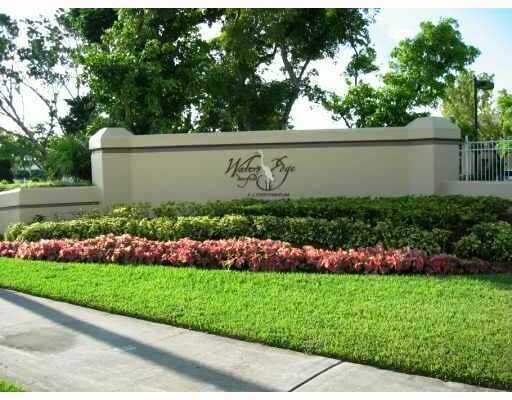 Foto del edificio - 621 Cypress Lake Blvd