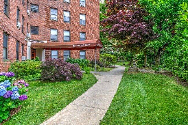 Building Photo - 181 Pearsall Dr