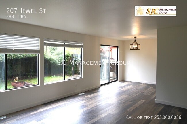 Building Photo - Five Bedroom 2 bath home for rent in Enumclaw