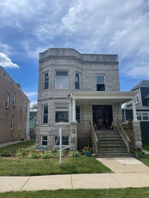 Building Photo - 5949 W Erie St