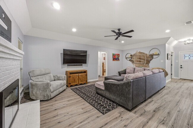 Foto del edificio - Beautiful large 3 bedroom home