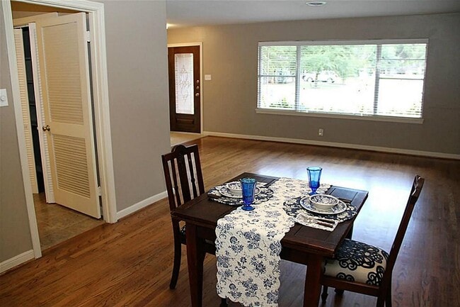 Foto del edificio - 8415 Greenbush St