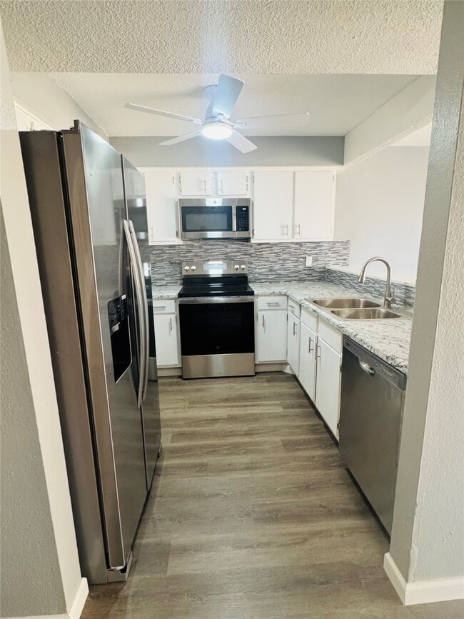 Building Photo - 12509 Newbrook Dr