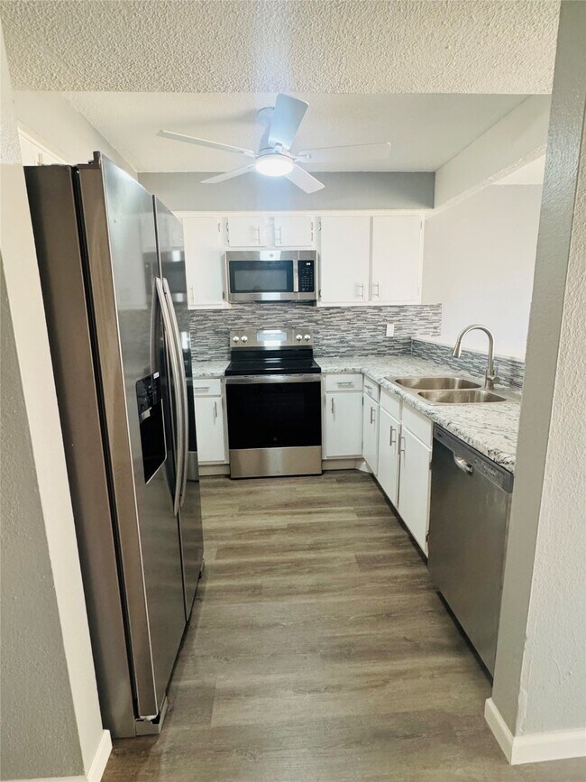 Foto del edificio - 12509 Newbrook Dr