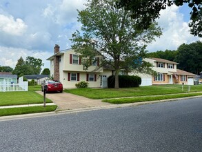 Building Photo - 33 Windy Ct
