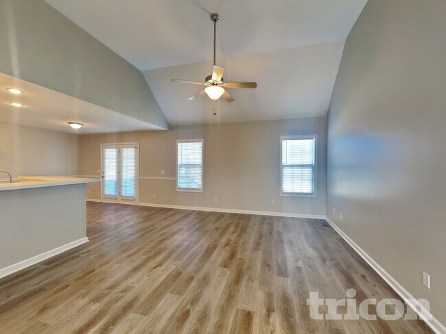 Building Photo - 505 Arabian Ln