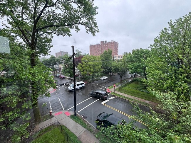 Foto del edificio - 302 Chestnut Ave