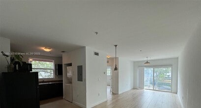 Building Photo - 529 NE 62nd St