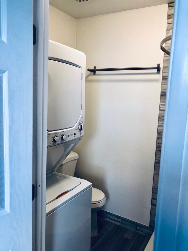 Foto del edificio - 500 E Montebello Ave