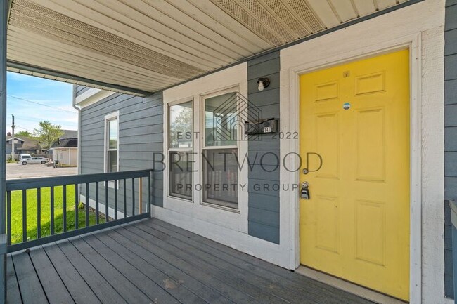 Photo - 147 E 30th St House