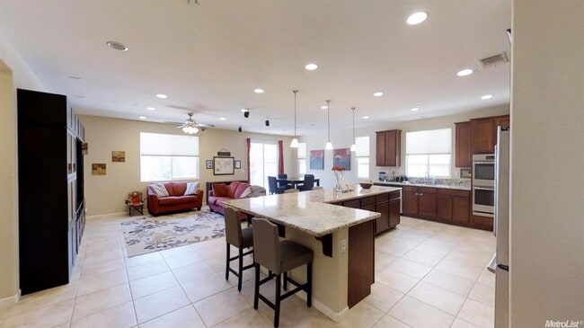 Building Photo - 691 N Oliveto Dr