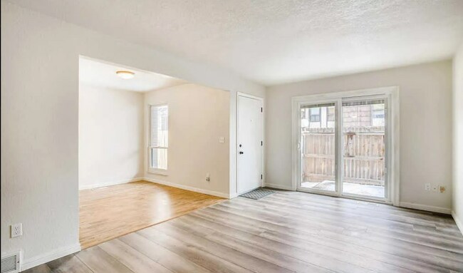 Foto del edificio - 9278 W Utah Ave