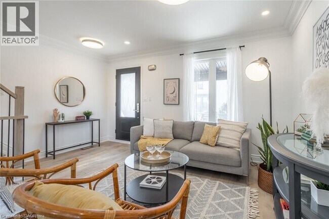 Building Photo - 1 Edward St