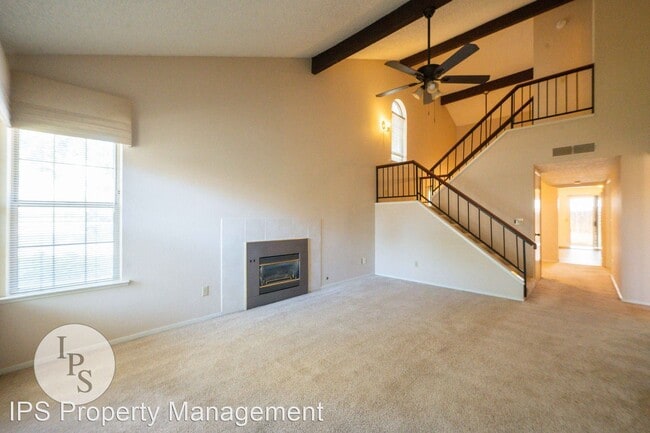 Building Photo - 3 br, 2 bath House - 3770 W. Barstow Ave.,...