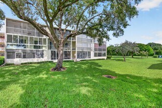 Building Photo - 14 Preston Way