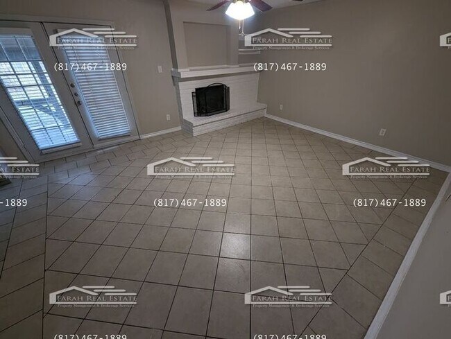 Foto del edificio - 5 Bedroom 2 Bathroom in Fort Worth!