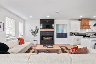 Building Photo - 861 Mountain Laurel Dr