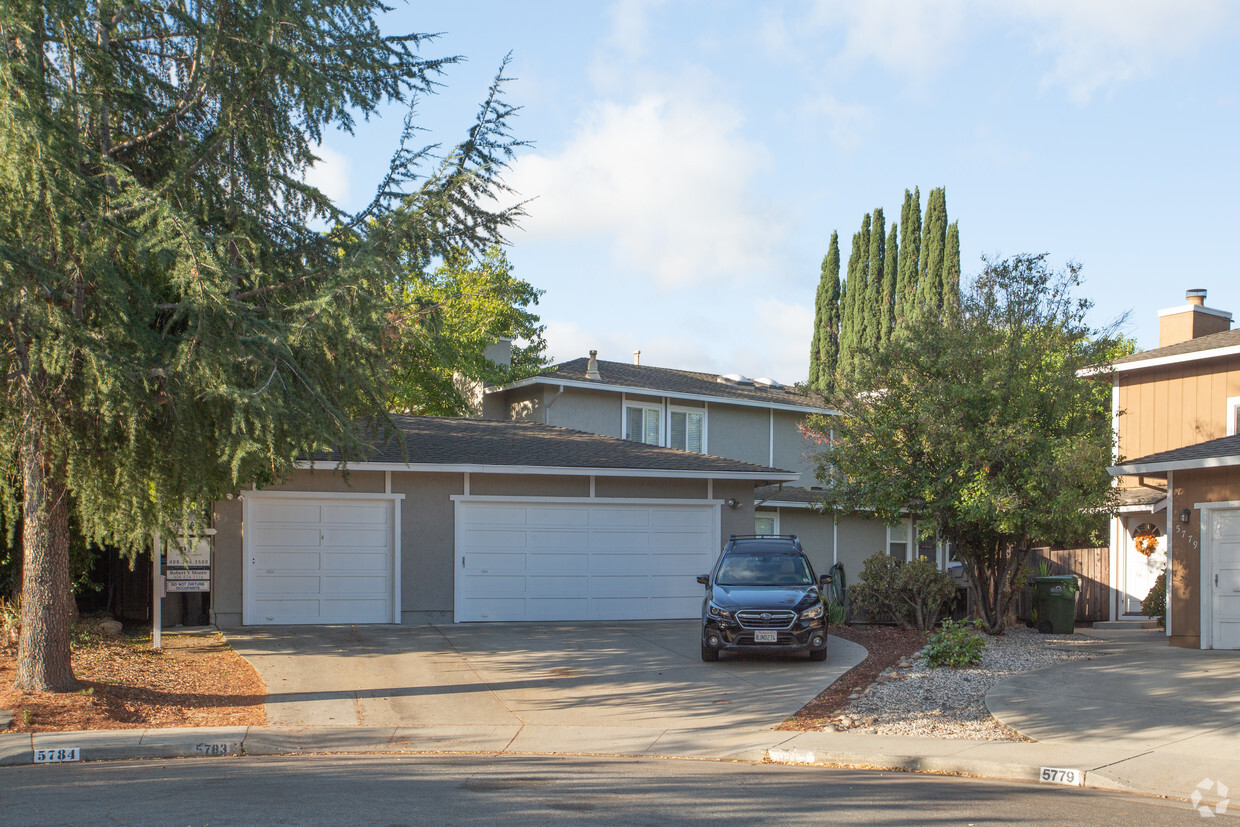 Building Photo - 5783-5785 Lilac Blossom Ln