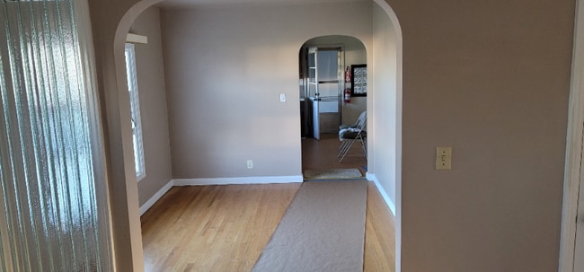 Building Photo - 1392 How Ln