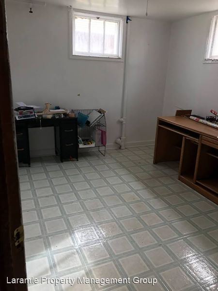 Building Photo - 4 br, 2 bath House - 918 E Gibbon St.