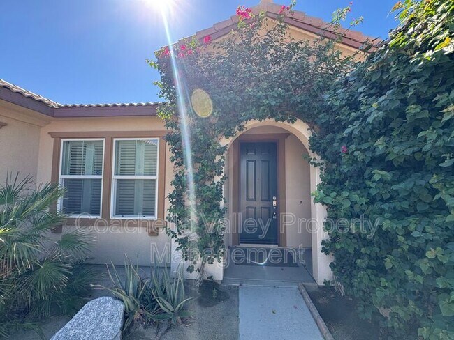 Foto del edificio - 74049 Kingston Ct W