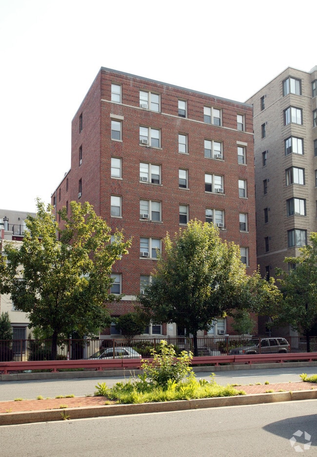 El Shoremeade - The Shoremeade