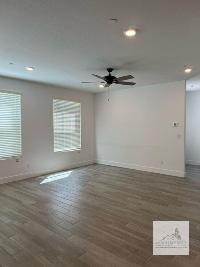 Foto del edificio - 2710 E Tamarind Dr